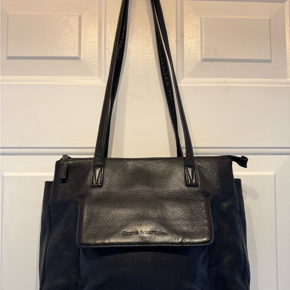 Stone Mountain Accessories Classic Black Leather Shoulder Bag